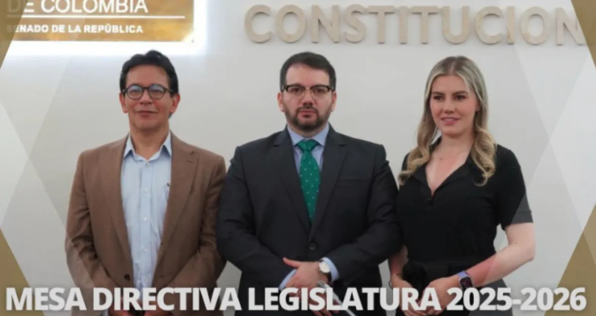 Comisión Primera del Senado aprueba mesada 14 para docentes, regulación de IA y herramientas contra crimen marítimo.