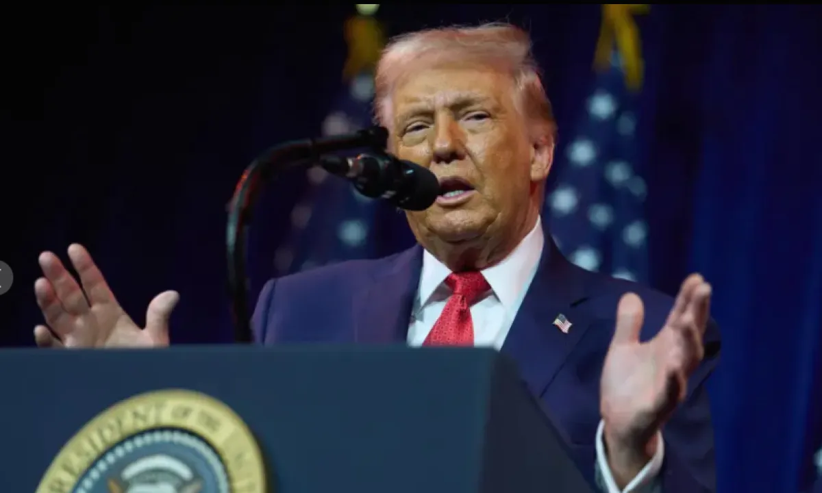 Trump advierte que será destituido si los republicanos pierden en 2026.